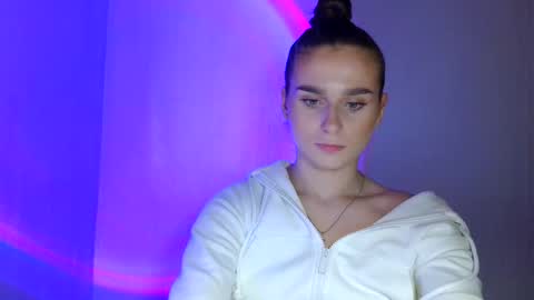 Adele Amore online show from March 3, 2025, 5:29 pm