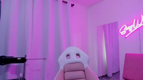 Snapshot of adele_latinlady chatting on February 8, 2025, 8:42 pm Sofi online show from February 8, 2025, 8:42 pm