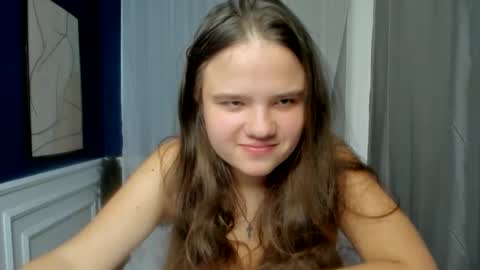 adelecruzz online show from April 8, 2026, 12:27 pm