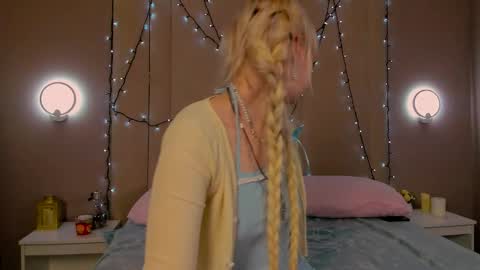 adelesilvy online show from March 21, 2026, 1:43 am