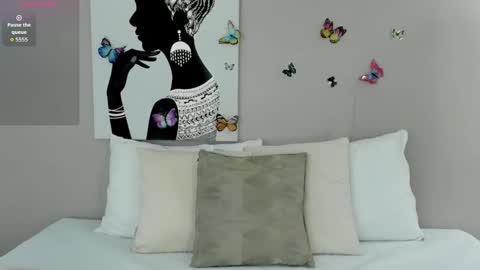 Adele Smithh online show from December 18, 2025, 11:38 am