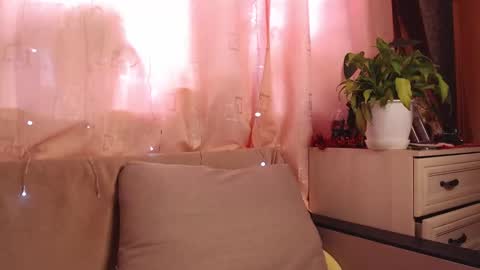 Lina online show from January 19, 2025, 6:42 am