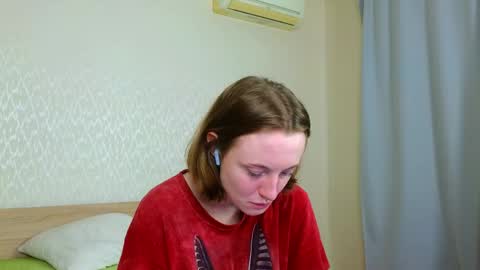 Snapshot of adelina_cowell chatting on April 27, 2026, 9:29 am Adelina online show from April 27, 2026, 9:29 am