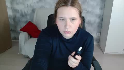 adelinalawson online show from April 13, 2026, 10:54 am