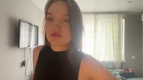 Mia online show from July 28, 2026, 12:48 pm