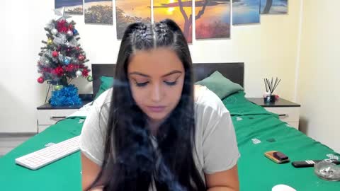 Adellineee online show from December 30, 2024, 12:54 am