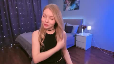 adelllovely online show from November 23, 2025, 11:32 am