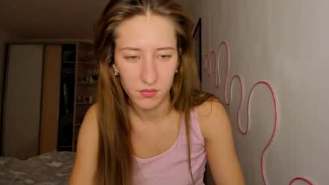 Adell online show from April 25, 2026, 9:34 pm