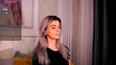 Adelyn online show from October 4, 2025, 8:12 am