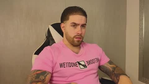 Snapshot of ades_lowe chatting on November 16, 2025, 12:00 pm Ades online show from November 16, 2025, 12:00 pm