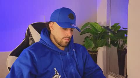 Snapshot of ades_lowe chatting on November 30, 2025, 11:36 am Ades online show from November 30, 2025, 11:36 am