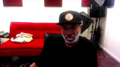 Snapshot of adick_ting chatting on December 8, 2024, 1:35 am adick_ting online show from December 8, 2024, 1:35 am