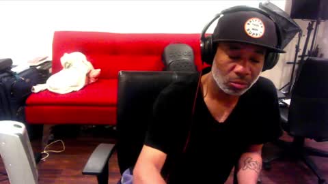 Snapshot of adick_ting chatting on December 26, 2024, 2:33 am adick_ting online show from December 26, 2024, 2:33 am