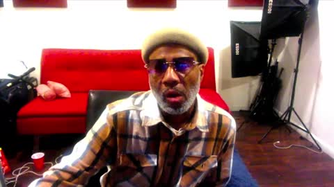 Snapshot of adick_ting chatting on March 8, 2025, 9:39 am adick_ting online show from March 8, 2025, 9:39 am