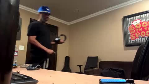 Snapshot of adick_ting chatting on October 29, 2025, 5:47 pm adick_ting online show from October 29, 2025, 5:47 pm