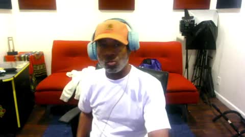 Snapshot of adick_ting chatting on June 9, 2026, 2:23 am adick_ting online show from June 9, 2026, 2:23 am