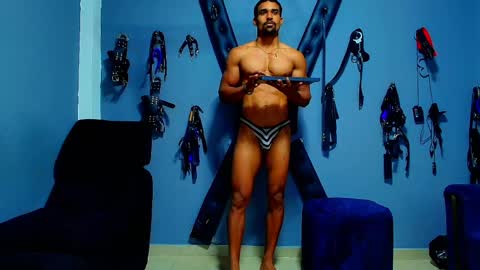 adonisdios online show from May 25, 2026, 2:23 pm