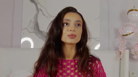 adoracortes online show from September 22, 2025, 4:58 am