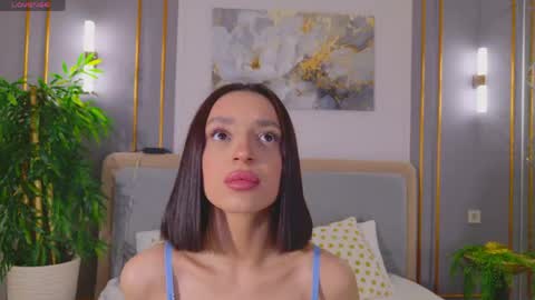 adoracortes online show from May 10, 2026, 5:01 am