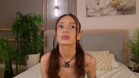 adoracortes online show from July 14, 2026, 5:12 am