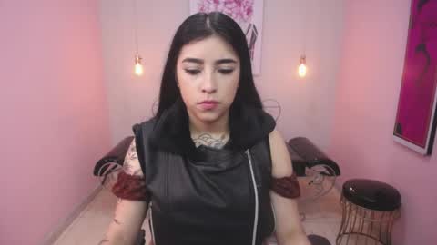 Adri  online show from April 29, 2026, 10:52 am