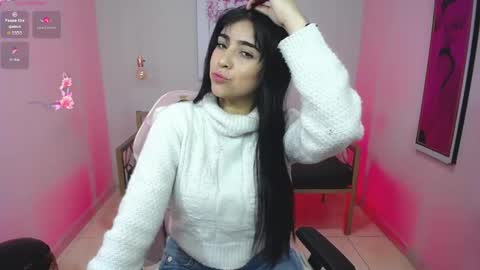 Adri  online show from May 19, 2026, 12:11 pm