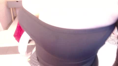 Adri online show from April 10, 2026, 3:56 am