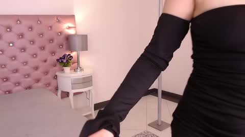 Snapshot of adri_velvet chatting on April 27, 2026, 3:48 am Adri online show from April 27, 2026, 3:48 am