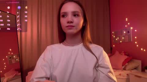 Snapshot of adria_arjona chatting on June 18, 2026, 9:36 am Eva online show from June 18, 2026, 9:36 am