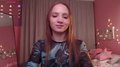 Snapshot of adria_arjona chatting on June 24, 2026, 1:15 am Eva online show from June 24, 2026, 1:15 am