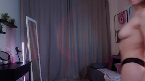Snapshot of adria_arjona chatting on June 25, 2026, 5:12 am Eva online show from June 25, 2026, 5:12 am