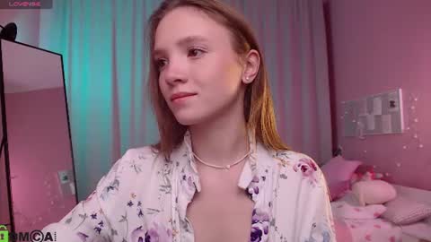 Snapshot of adria_arjona chatting on July 17, 2026, 1:12 am Eva online show from July 17, 2026, 1:12 am