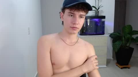 adrian morelli online show from December 19, 2024, 10:42 pm