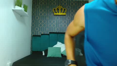 Snapshot of adrian_rae chatting on January 9, 2025, 11:47 am online show from January 9, 2025, 11:47 am