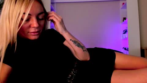 Adriana online show from December 14, 2024, 10:34 am