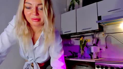 Snapshot of adriana_coy_ chatting on March 8, 2026, 2:04 am Adriana online show from March 8, 2026, 2:04 am