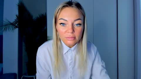 Snapshot of adriana_coy_ chatting on April 6, 2026, 11:22 am Adriana online show from April 6, 2026, 11:22 am