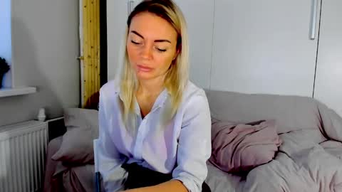 Snapshot of adriana_coy_ chatting on April 25, 2026, 9:34 am Adriana online show from April 25, 2026, 9:34 am