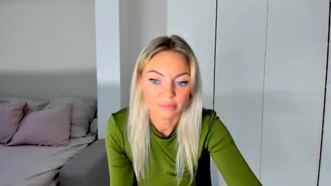 Snapshot of adriana_coy_ chatting on May 16, 2026, 6:43 am Adriana online show from May 16, 2026, 6:43 am