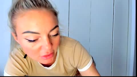 Snapshot of adriana_coy_ chatting on June 6, 2026, 2:22 pm Adriana online show from June 6, 2026, 2:22 pm