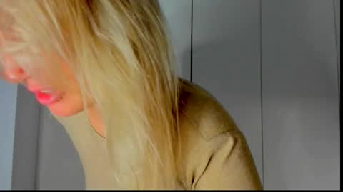 Snapshot of adriana_coy_ chatting on June 7, 2026, 2:27 am Adriana online show from June 7, 2026, 2:27 am