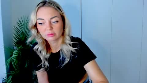Adriana online show from June 28, 2026, 9:48 am