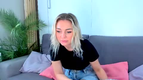 Adriana online show from July 24, 2026, 4:38 pm