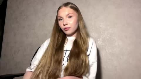 Snapshot of adriannemuldowney chatting on May 4, 2026, 4:25 pm Caroline online show from May 4, 2026, 4:25 pm