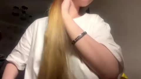 Snapshot of adriannemuldowney chatting on May 8, 2026, 7:19 pm Caroline online show from May 8, 2026, 7:19 pm