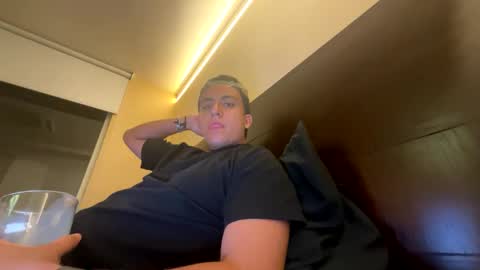 Snapshot of adriannn222 chatting on September 18, 2025, 5:31 am adriannn222 online show from September 18, 2025, 5:31 am