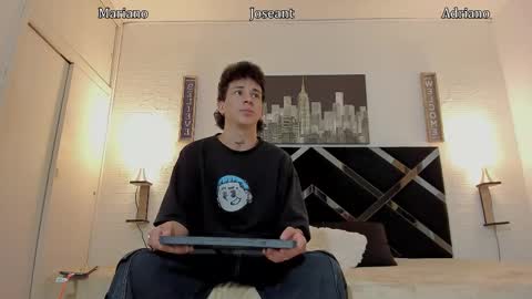 Adrian online show from October 22, 2025, 5:08 am