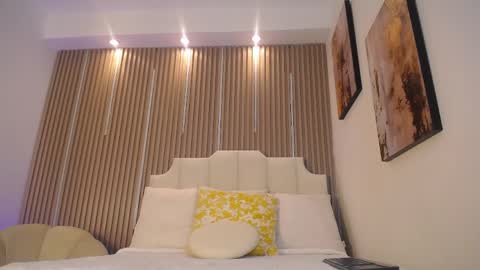 adrianstark_ online show from May 20, 2026, 12:33 pm