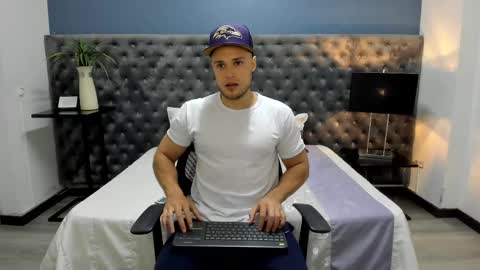 Adrein Roche online show from February 25, 2025, 12:47 am