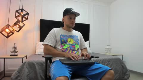 Adrein Roche online show from February 26, 2025, 11:15 pm